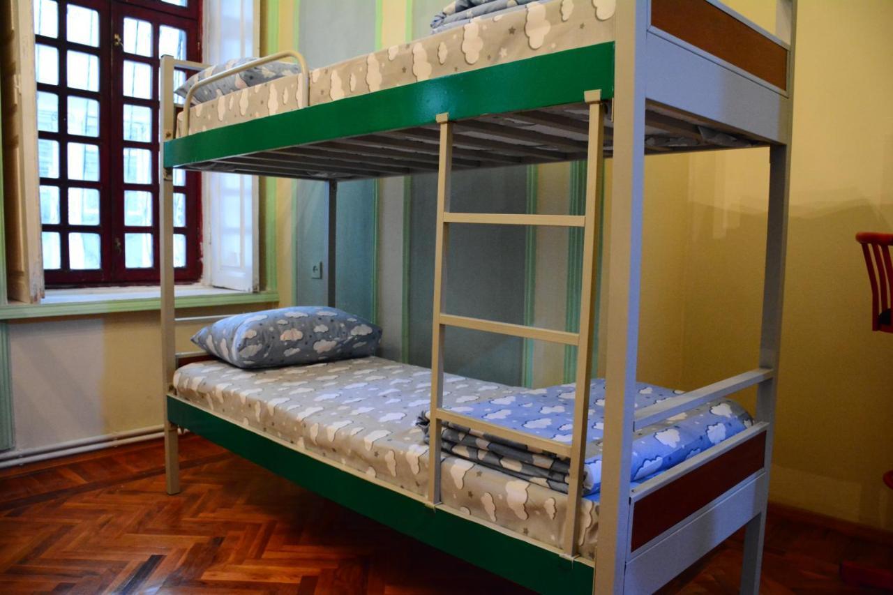 Flora Hostel Bakoe Buitenkant foto